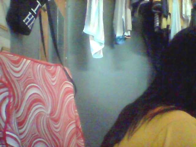 Rarra's BongaCams show and profile