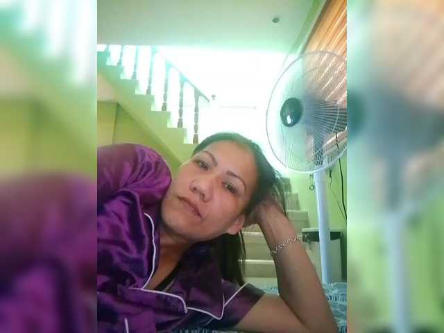 Rarra's BongaCams show and profile