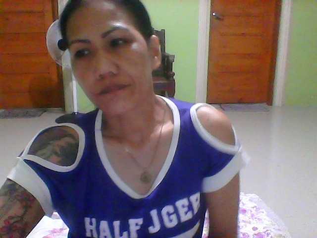 Rarra's BongaCams show and profile