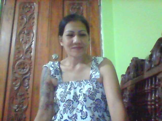 Rarra's BongaCams show and profile