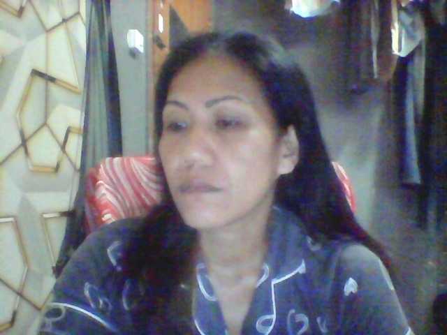 Rarra's BongaCams show and profile