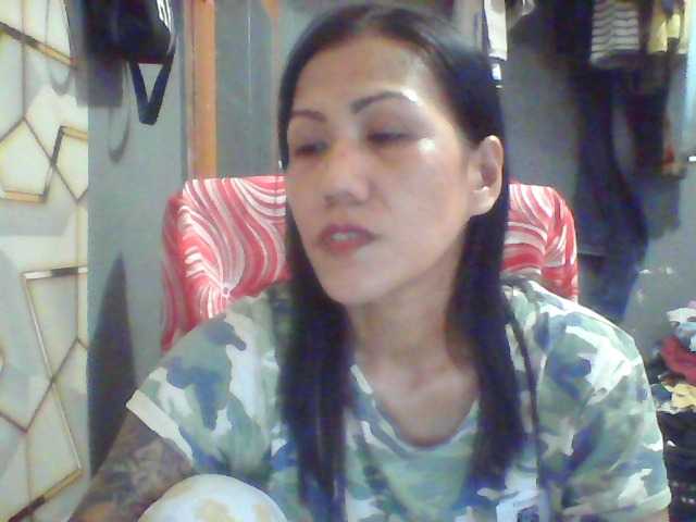 Rarra's BongaCams show and profile