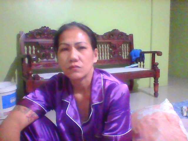 Rarra's BongaCams show and profile