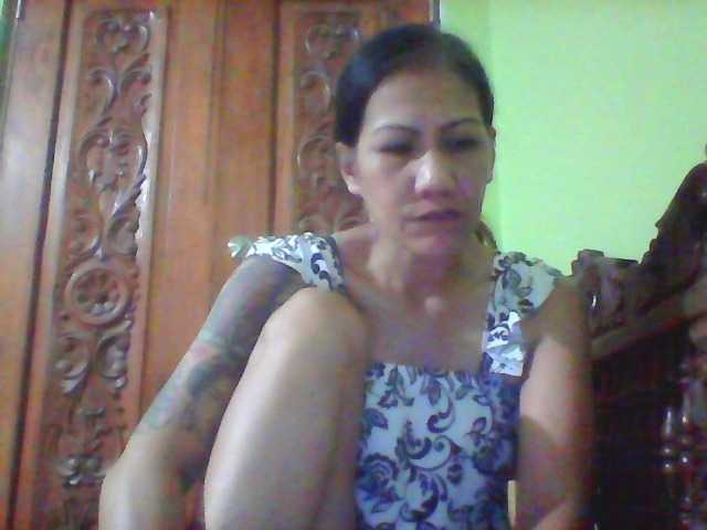 Rarra's BongaCams show and profile