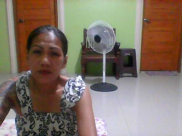 Rarra's BongaCams show and profile