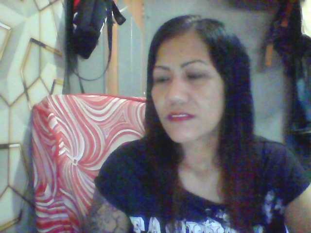 Rarra's BongaCams show and profile