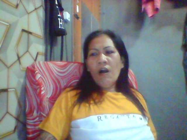 Rarra's BongaCams show and profile