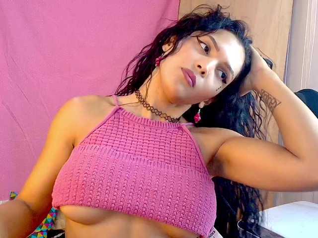 Mommyjeva's BongaCams show and profile