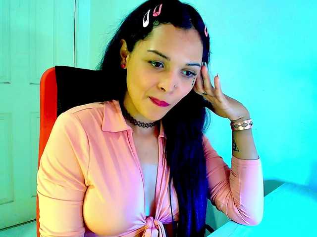 Mommyjeva's BongaCams show and profile