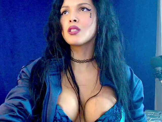 Mommyjeva's BongaCams show and profile