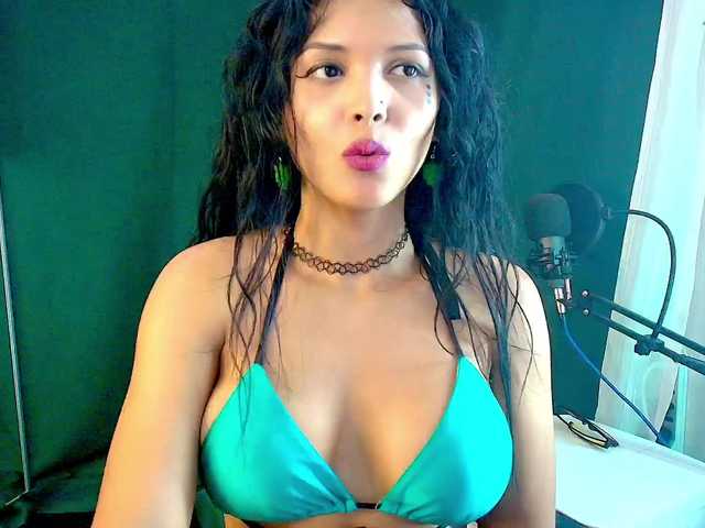 Mommyjeva's BongaCams show and profile