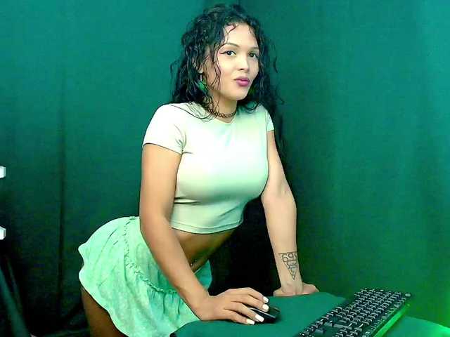 Mommyjeva's BongaCams show and profile