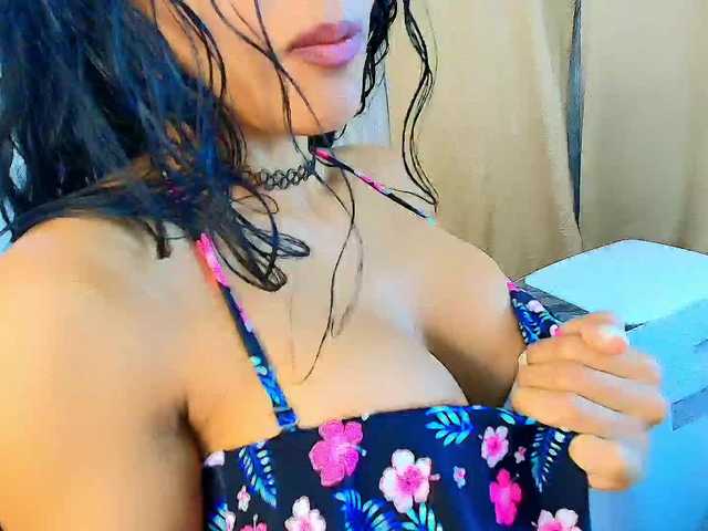 Mommyjeva's BongaCams show and profile