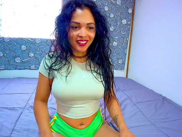 mommyjeva Live Cam on BongaCams