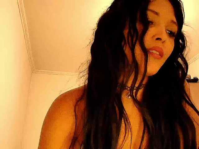 Mommyjeva's BongaCams show and profile