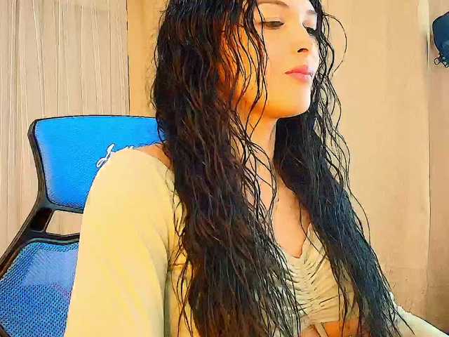 Fruitt webcam bongacams model stream image