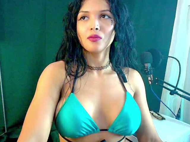 Mommyjeva's BongaCams show and profile