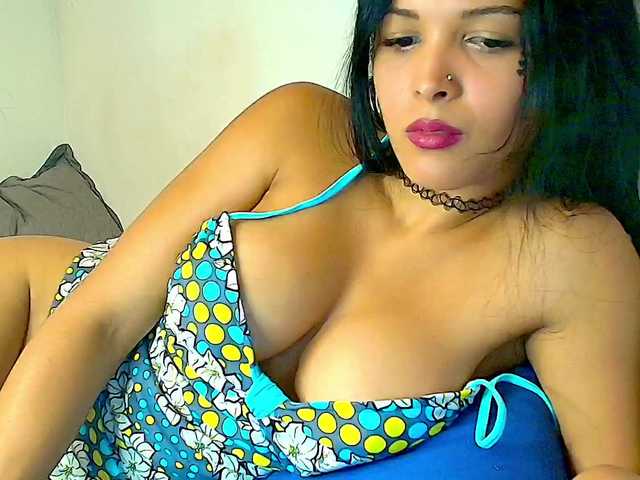 Mommyjeva's BongaCams show and profile