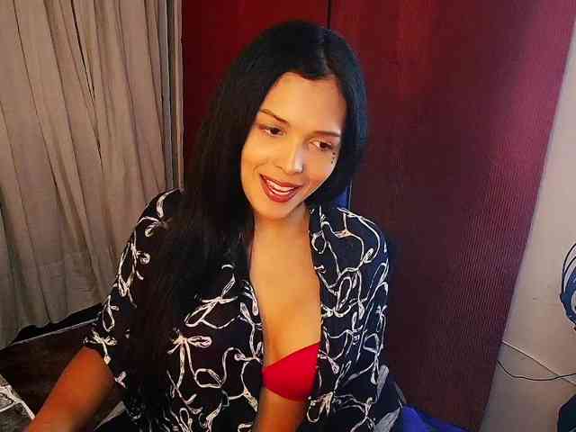 MommyJeva webcam