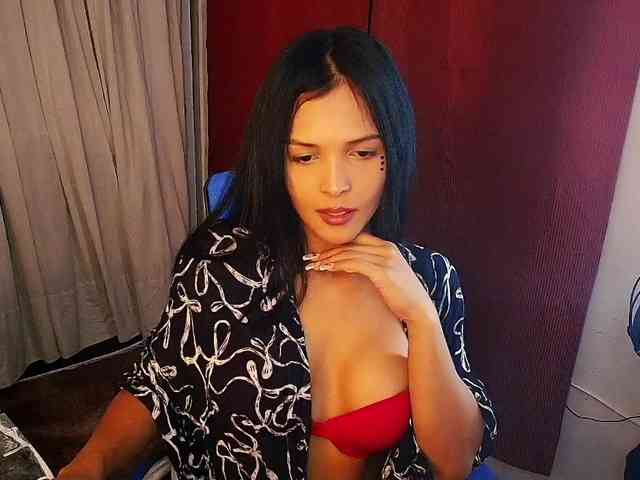 MommyJeva webcam