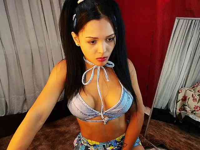 MommyJeva webcam