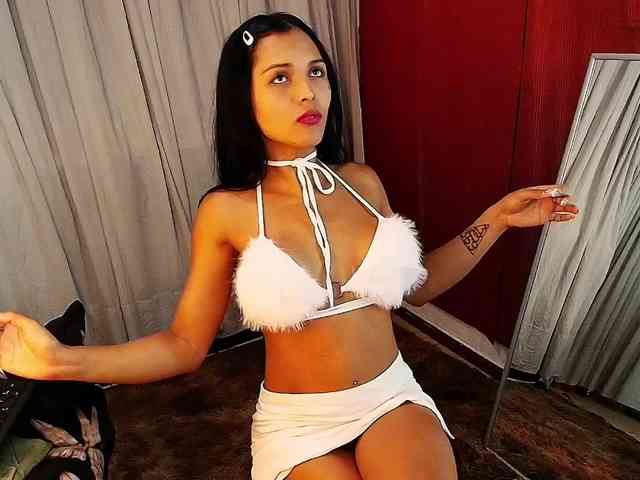 MommyJeva webcam
