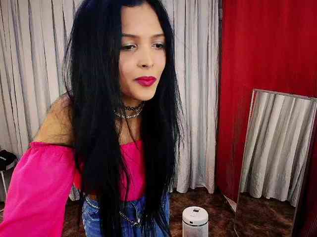 MommyJeva webcam