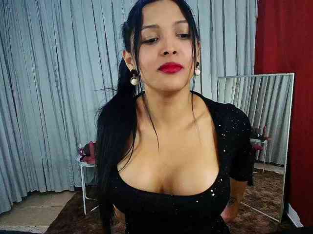 MommyJeva webcam