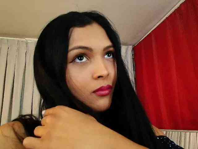 MommyJeva webcam