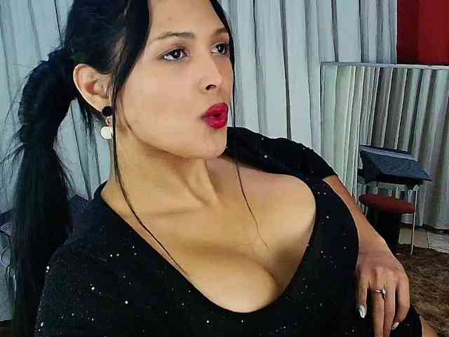 MommyJeva webcam