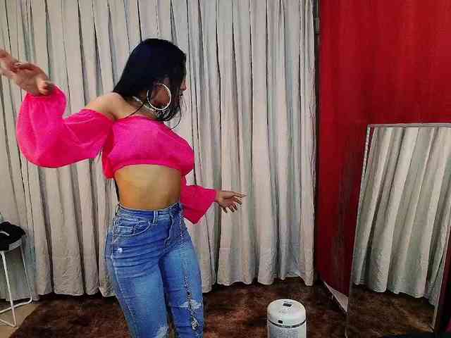 MommyJeva webcam