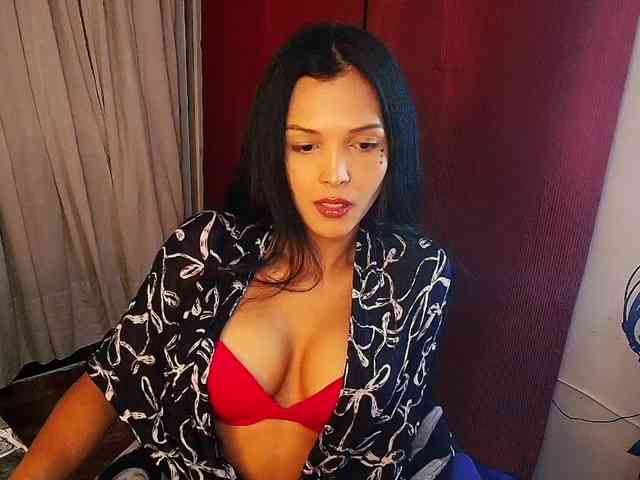MommyJeva webcam