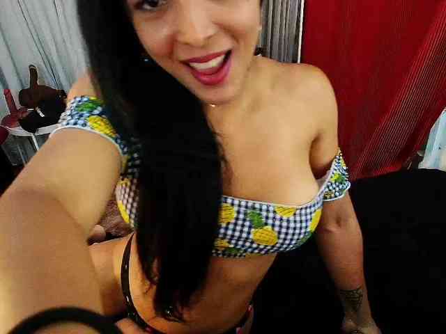 MommyJeva webcam