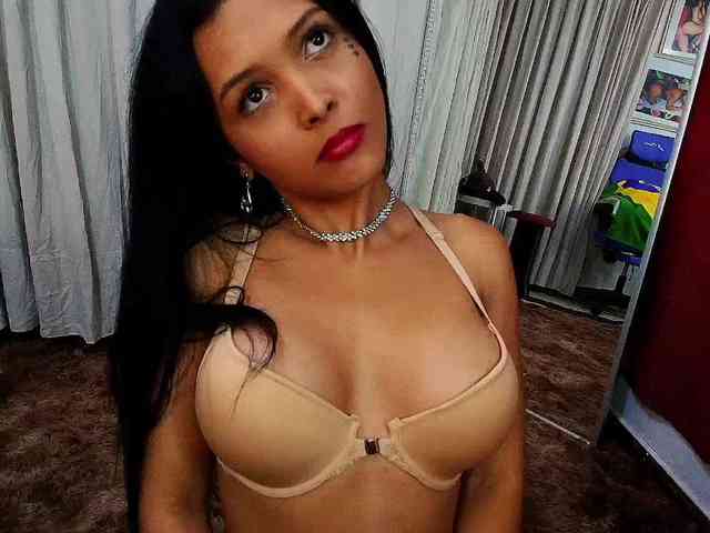 MommyJeva webcam