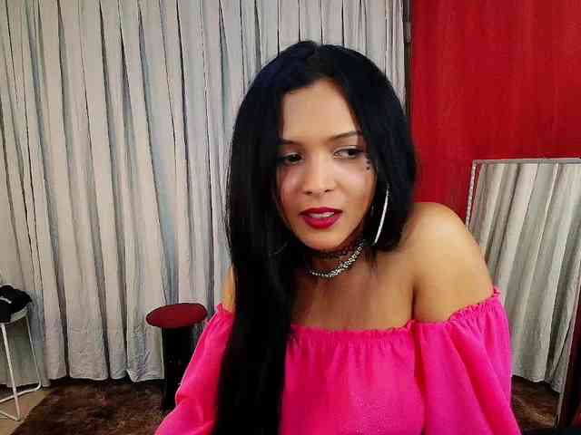 MommyJeva webcam