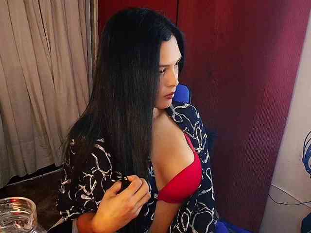 MommyJeva webcam