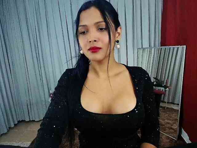 MommyJeva webcam