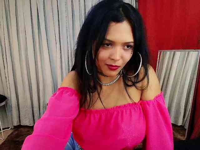 MommyJeva webcam