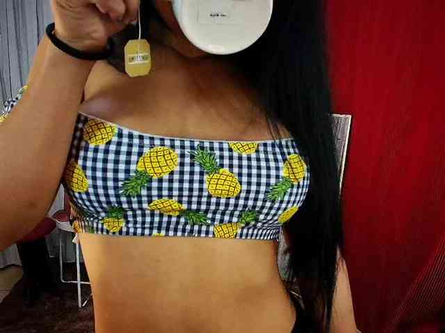 MommyJeva webcam