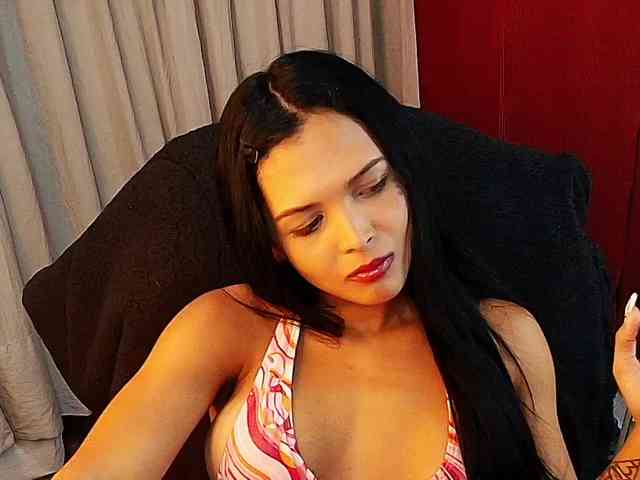 MommyJeva webcam