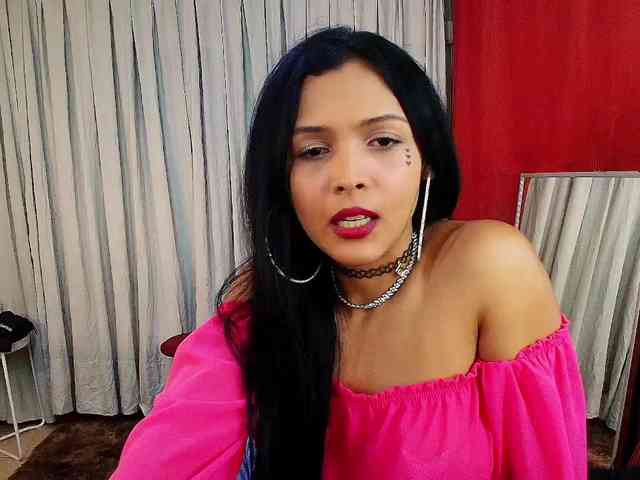MommyJeva webcam