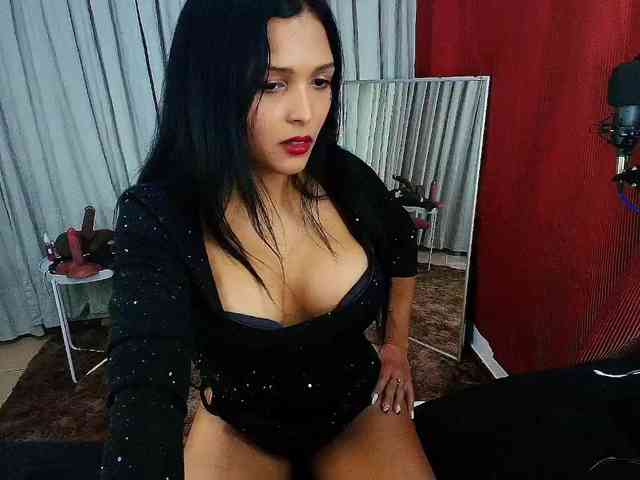 MommyJeva webcam