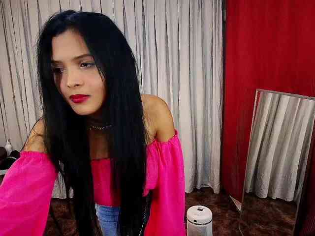 MommyJeva webcam