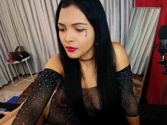MommyJeva webcam