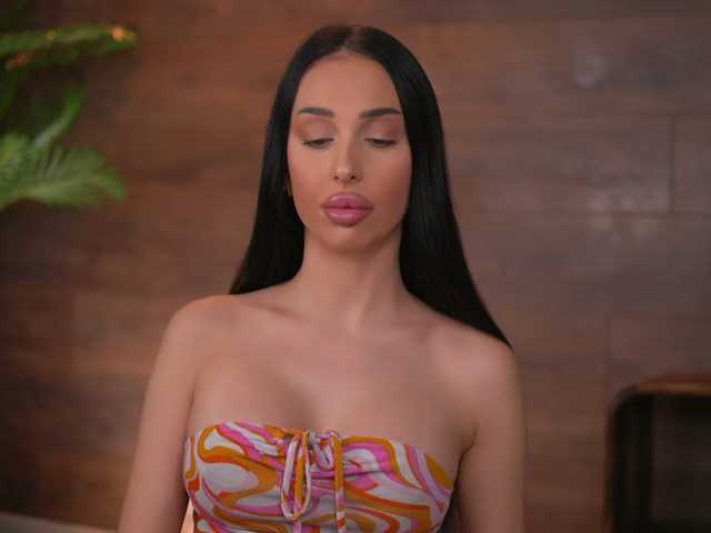 KairaAndrews's BongaCams show and profile