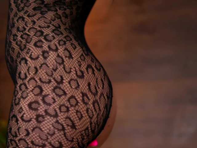 KairaAndrews's BongaCams show and profile