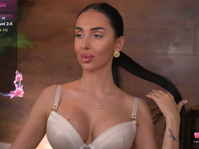 Sex chat gratuit in direct cu KairaAndrews pe BongaCams