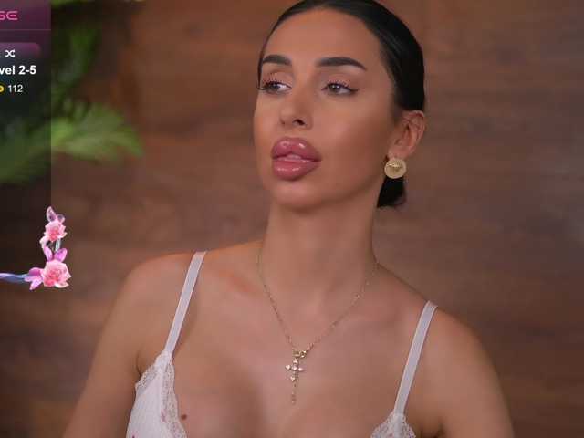 Sex chat gratuit in direct cu KairaAndrews pe BongaCams