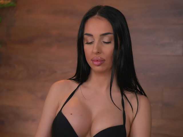KairaAndrews's BongaCams show and profile