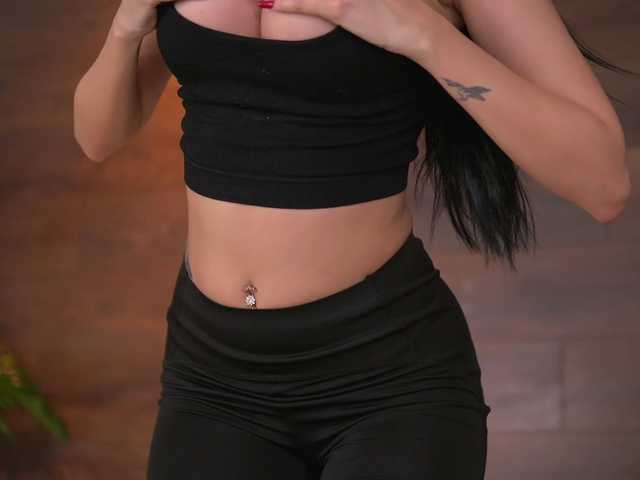 KairaAndrews's BongaCams show and profile